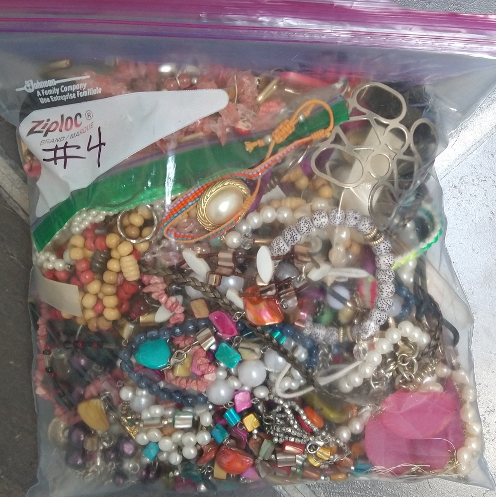 5+ lb Unsorted Goodwill Jewelry -Wear or Use for Beads & Making Jewelry -Lot #4